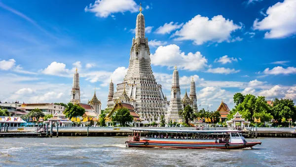 Wat Arun (Temple of Dawn)